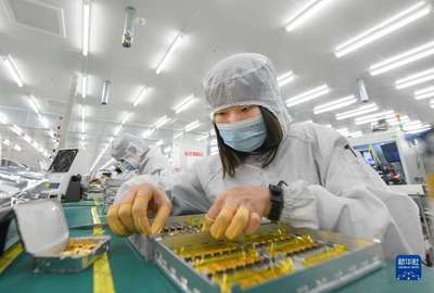 靠譜服務(wù)、技術(shù)推銷(xiāo)、標(biāo)準(zhǔn)開(kāi)路 一家光通信企業(yè)的“出海秘籍”